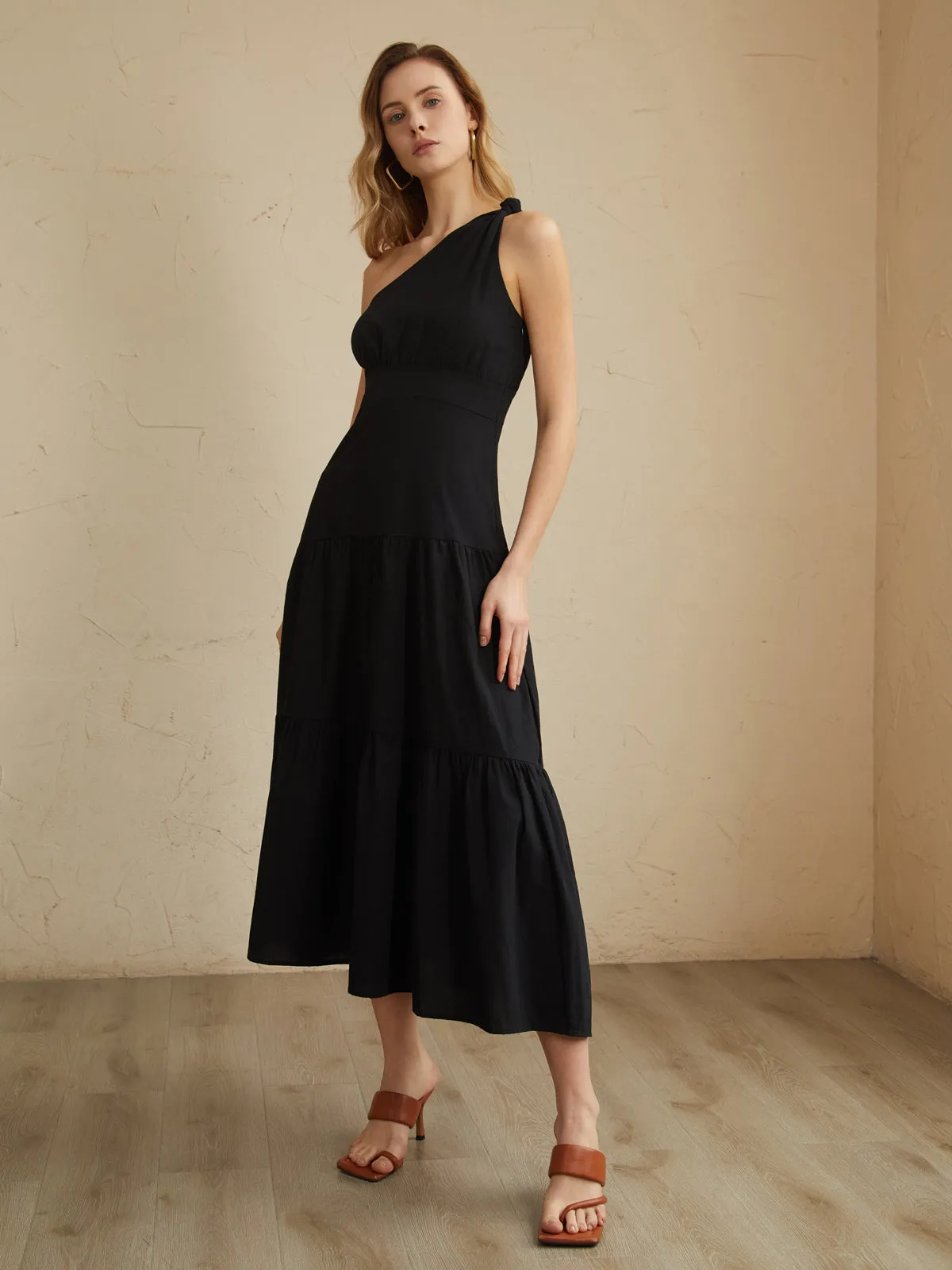 Asymmetric Shoulder Graceful Knotted Midi Dress