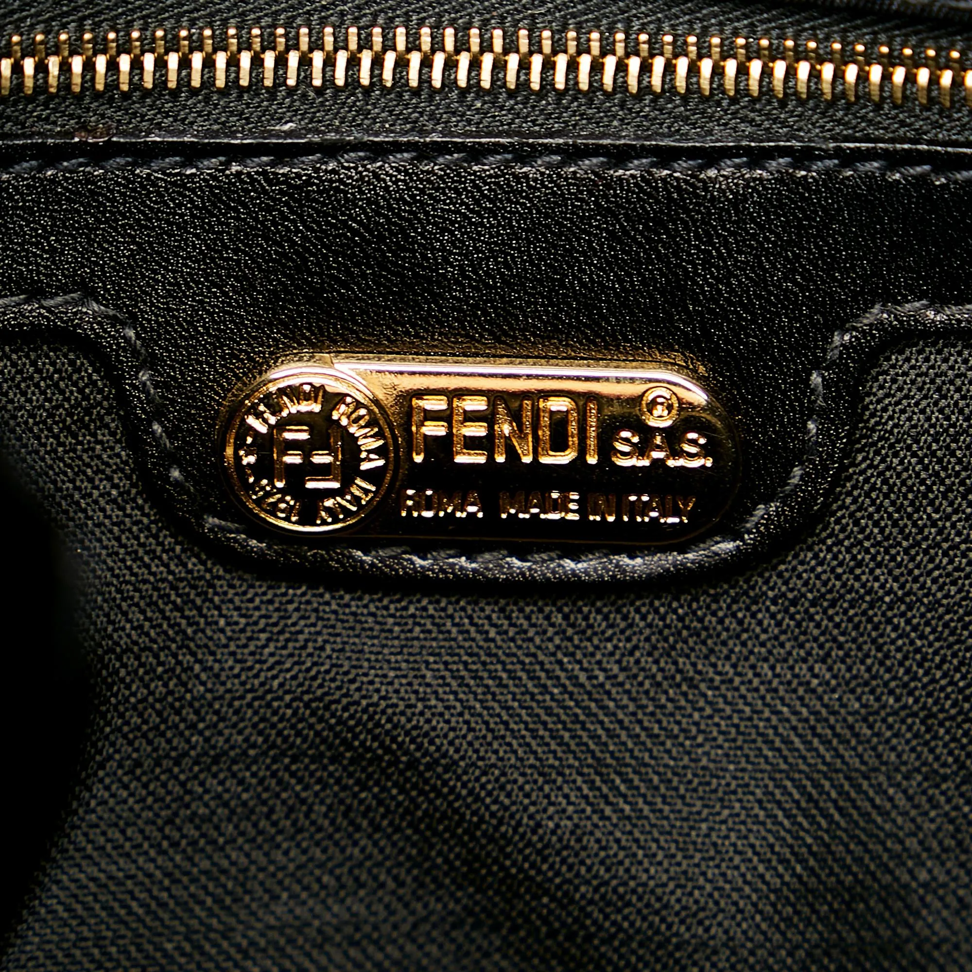 Fendi Canvas Shoulder Bag (SHG-31866)