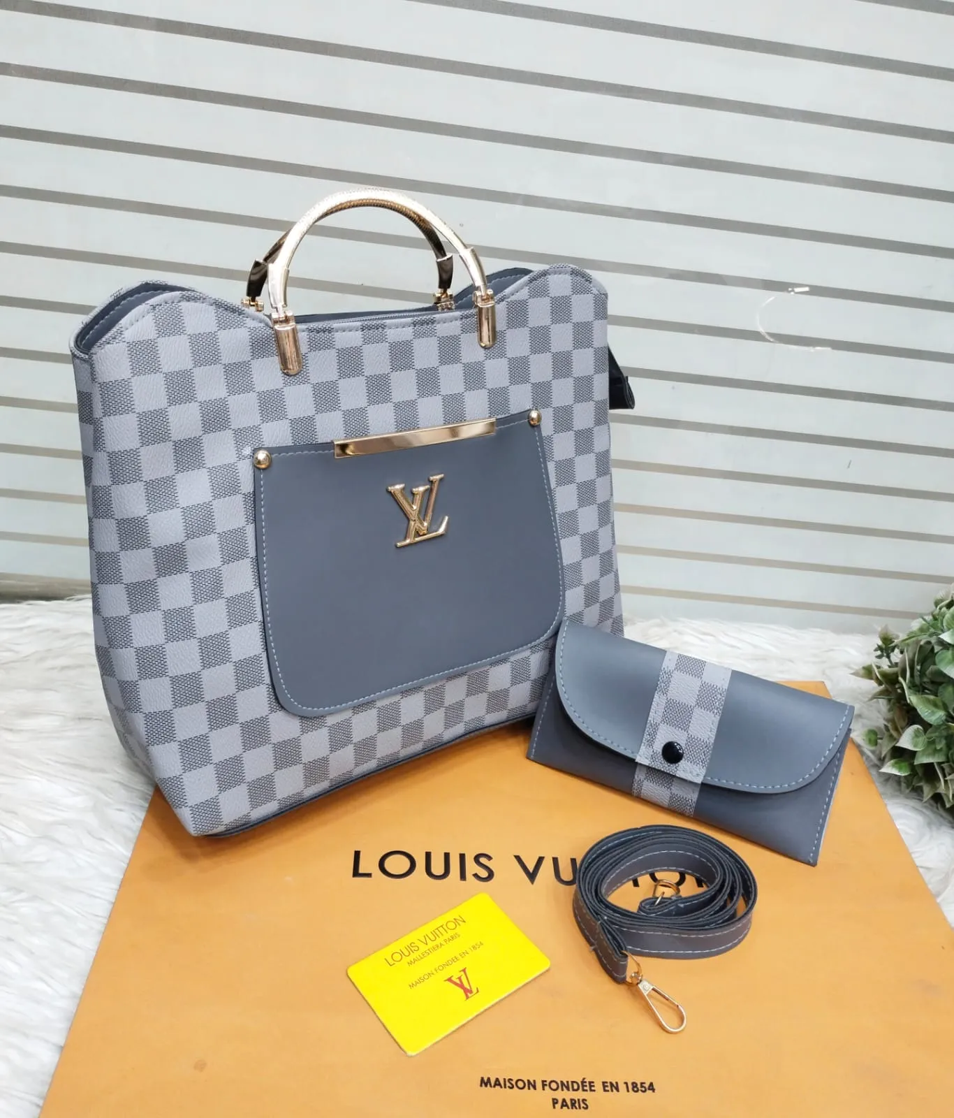 High Quality Louis Vuitton Women Bag (Grey)